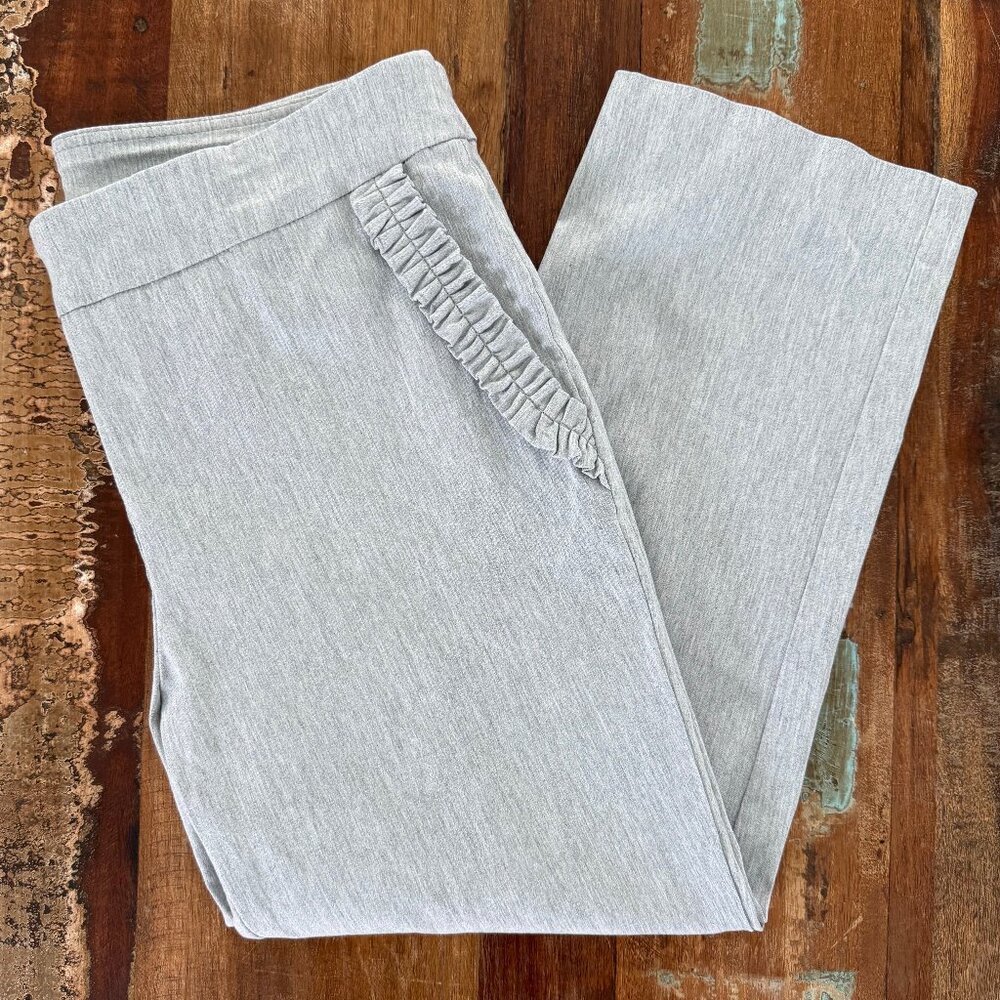 Briggs Pull On‎ Gray Capri Pants Size 8